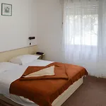 Отель Miran