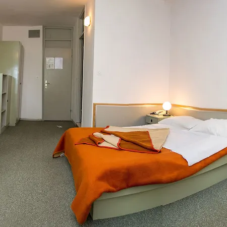 Miran Hotel Pirovac