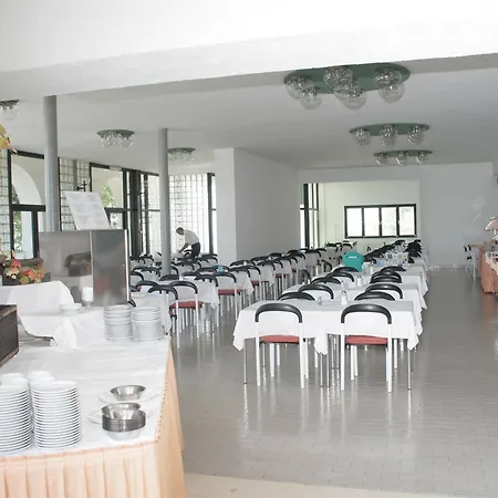Miran Hotell Pirovac